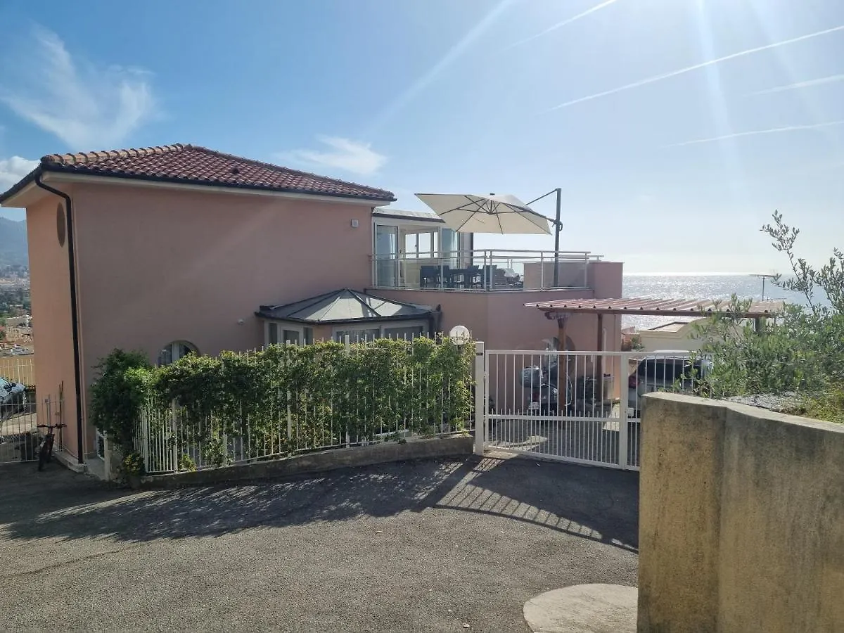 Homestay Dernier Etage D'Une Maison Roquebrune-Cap-Martin France