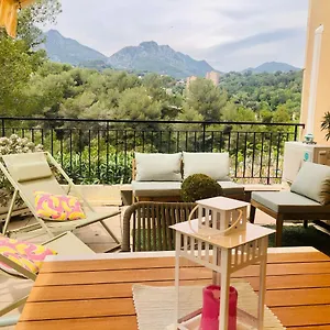 Mon Avec Terrasse Et Piscine Apartment
